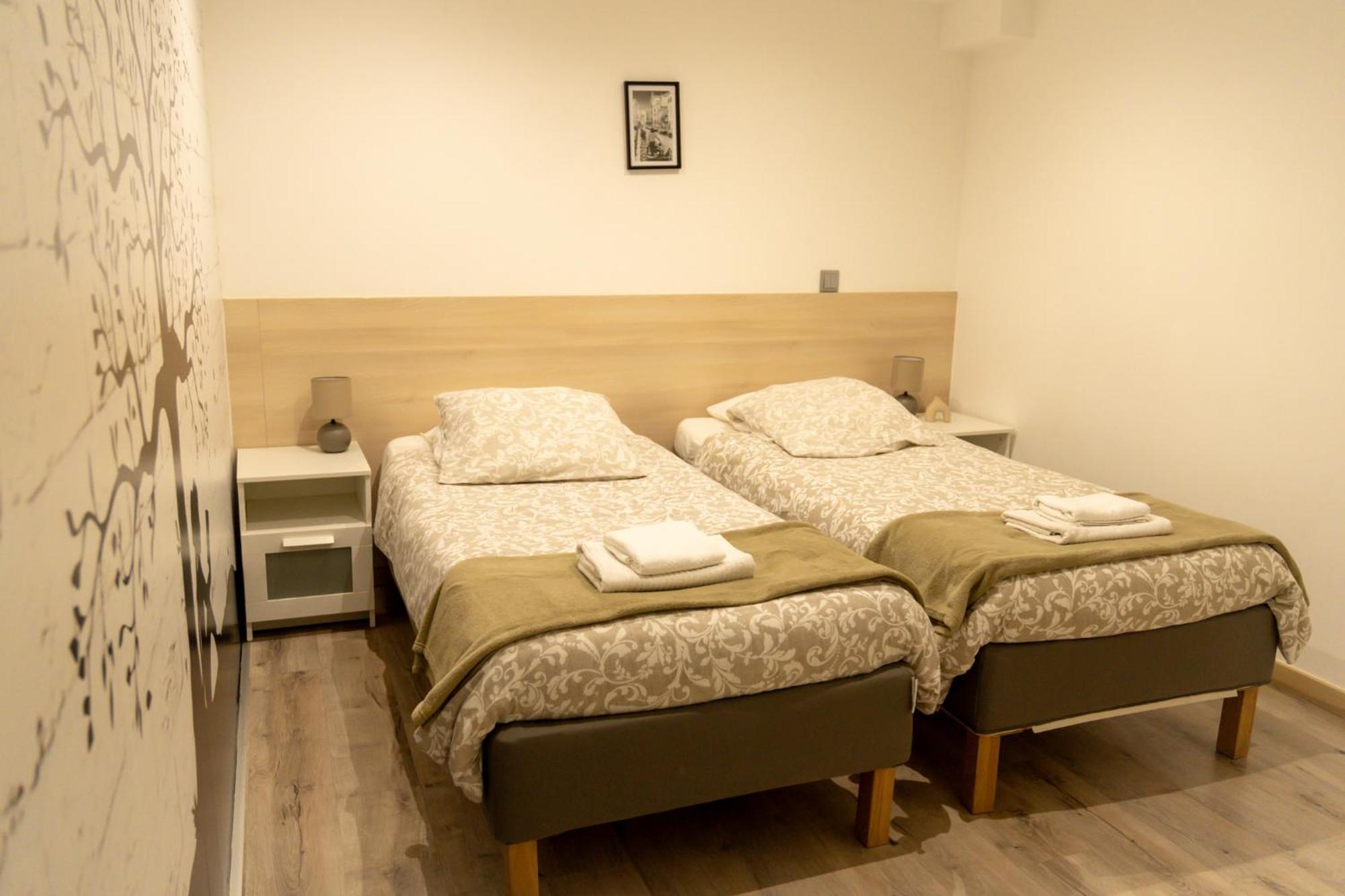 Appartement 1-4 Pers - Aeroport Cdg, Parc Expo, Villepinte - A L'Ombre Du Pin "9" Le Pin  Ngoại thất bức ảnh
